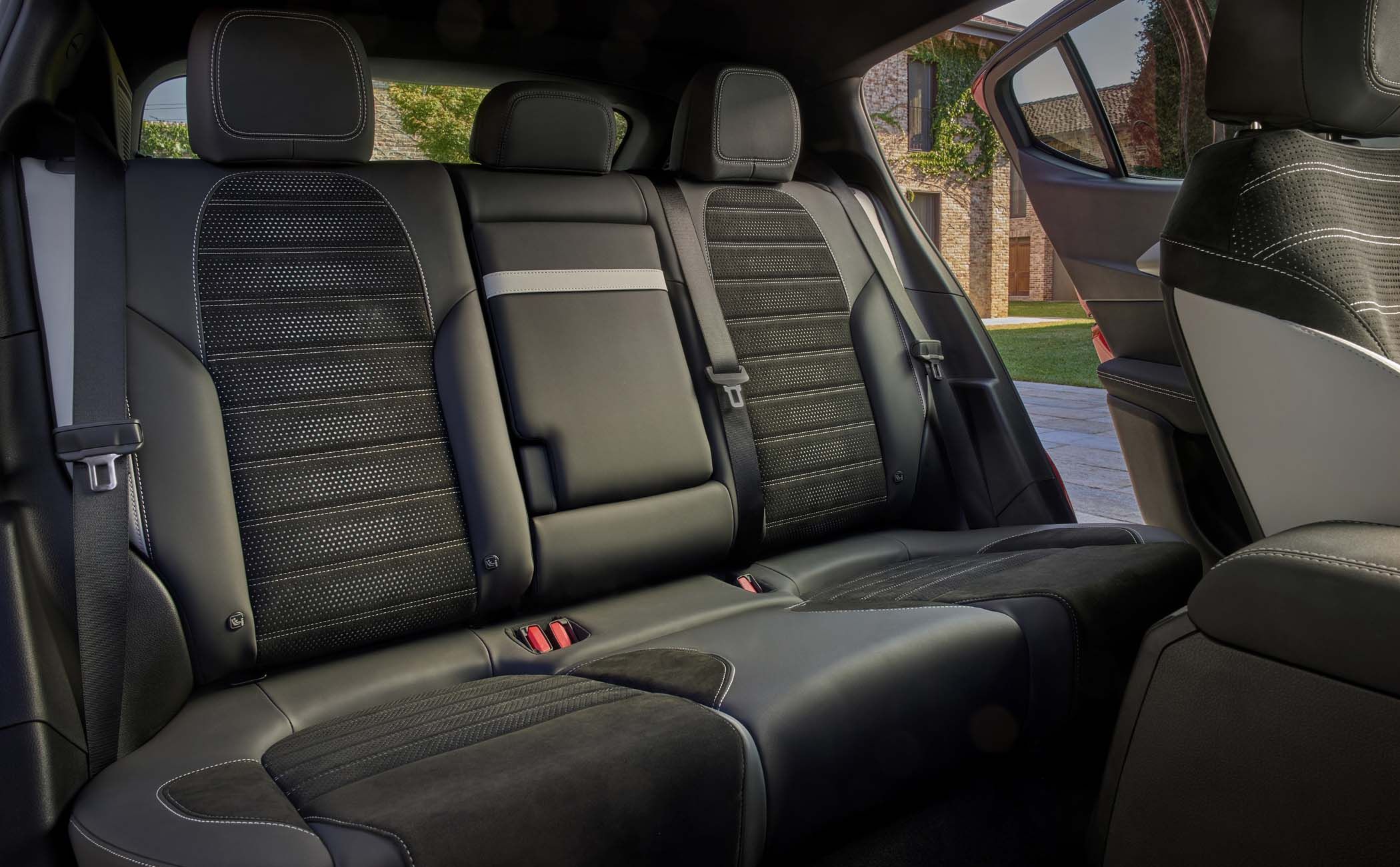 Alfa Romeo Tonale rear seats