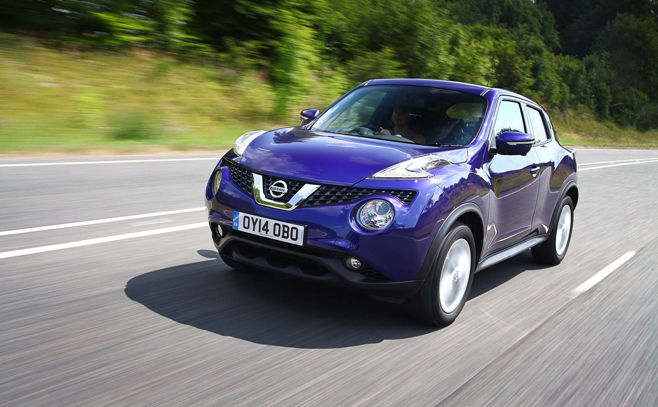 Nissan Juke driving