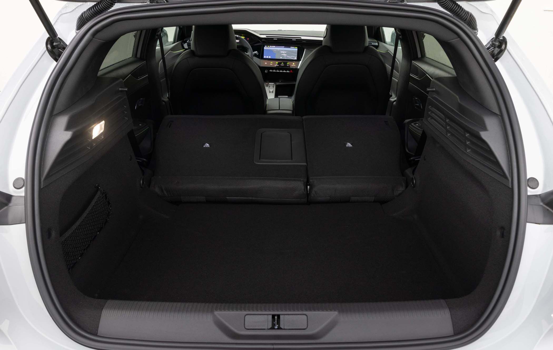 Peugeot 308 boot with the seats down