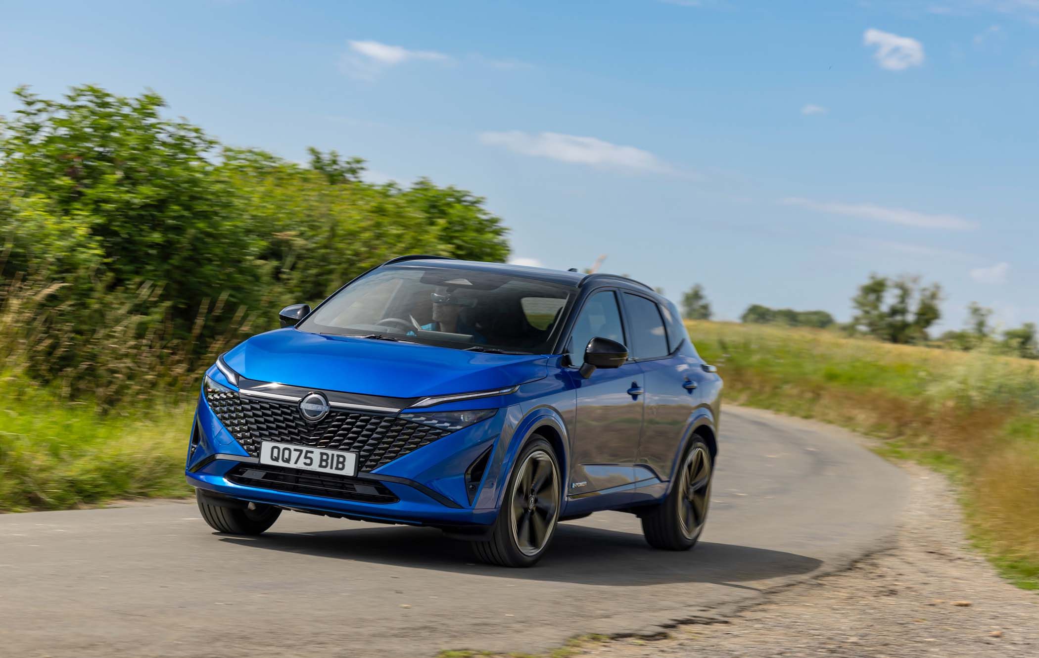 Nissan Qashqai front three quarters, driving