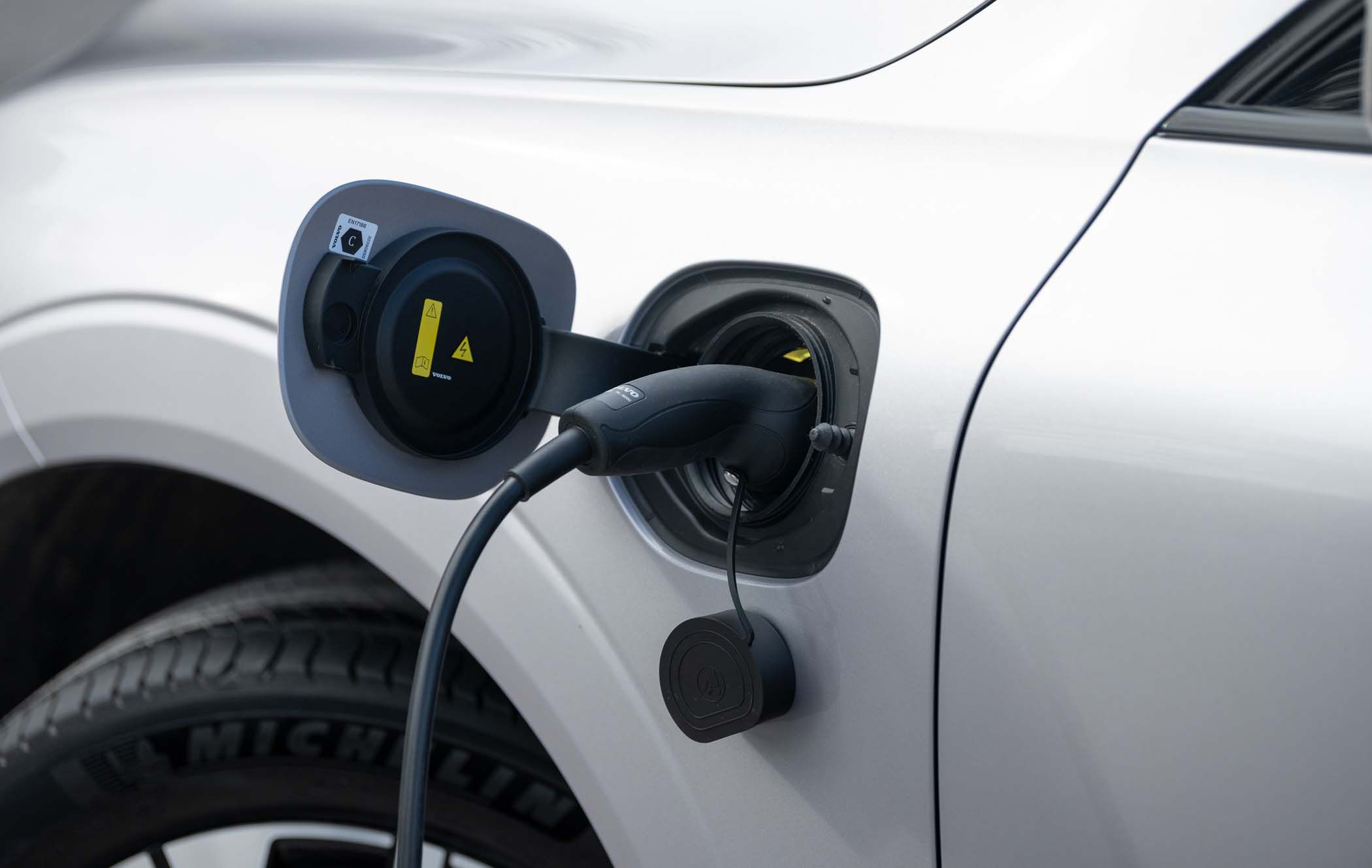 Volvo XC60 charging port