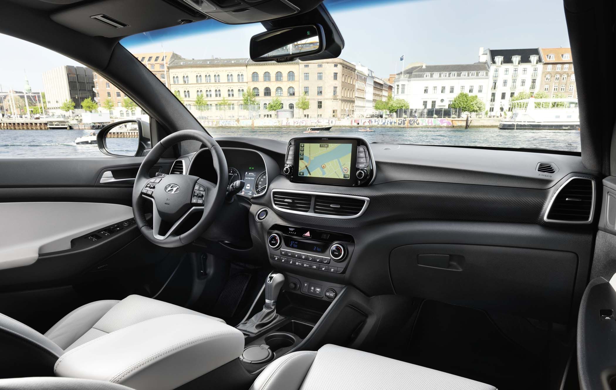 Hyundai Tucson interior