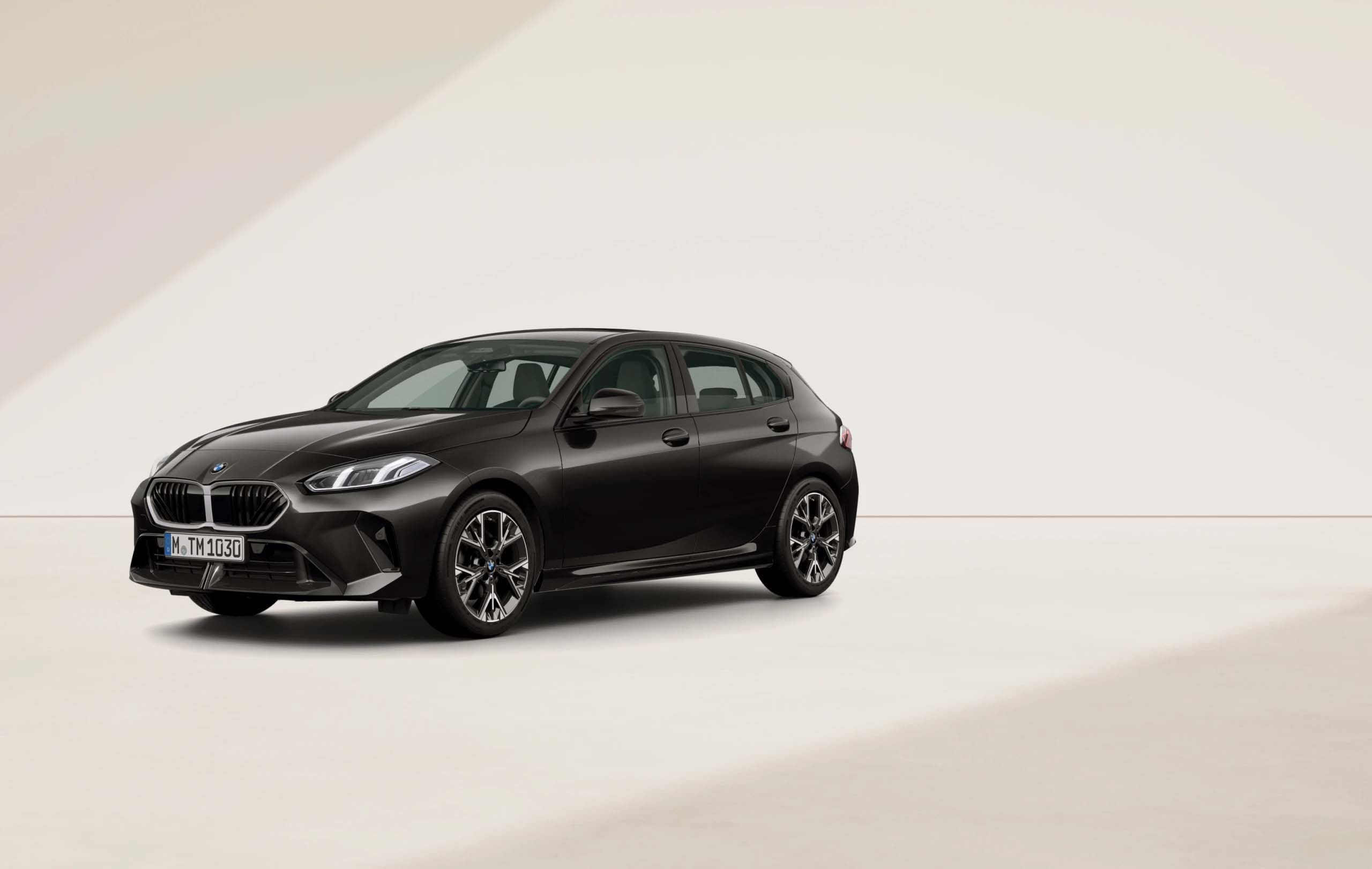 BMW 1 Series exterior finished in Black Sapphire