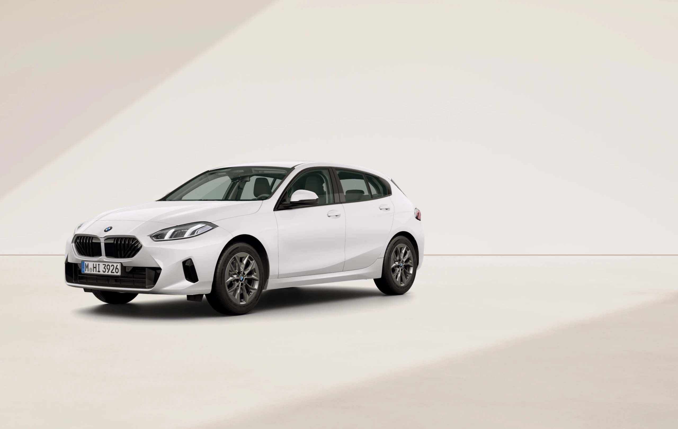 BMW 1 Series exterior finished in Alpine White