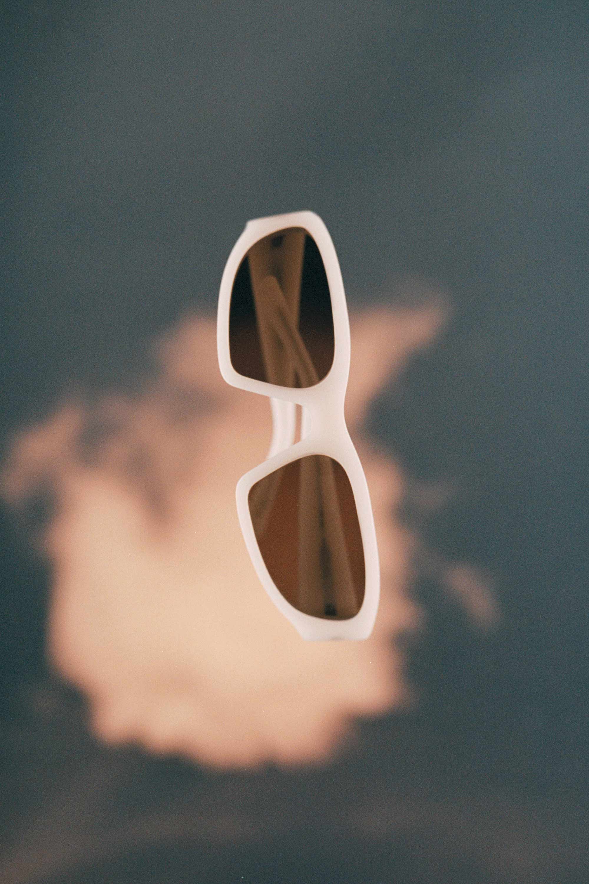 Monokel Eyewear sunglasses Crow Pearl