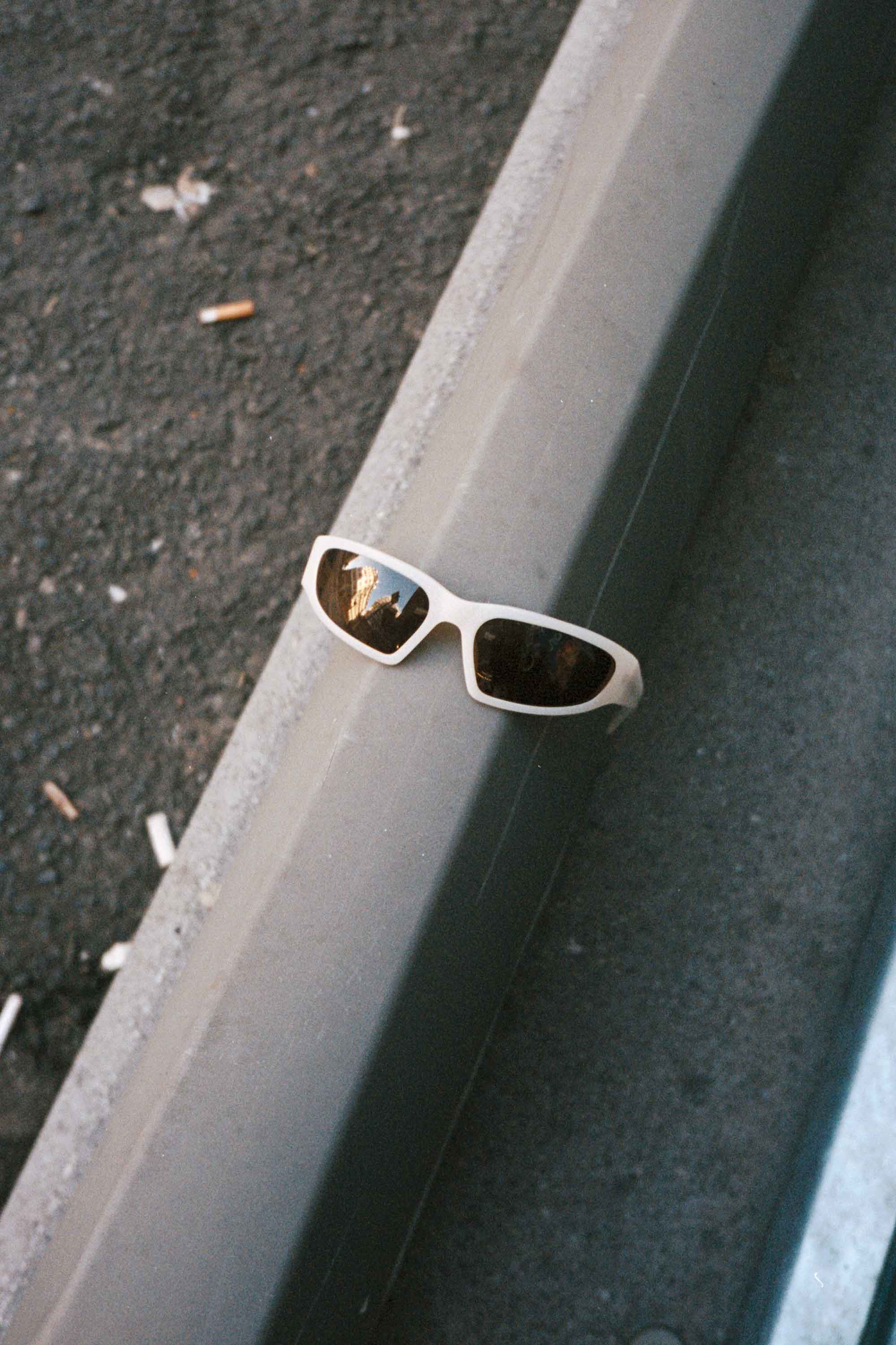 Monokel Eyewear sunglasses Crow Pearl