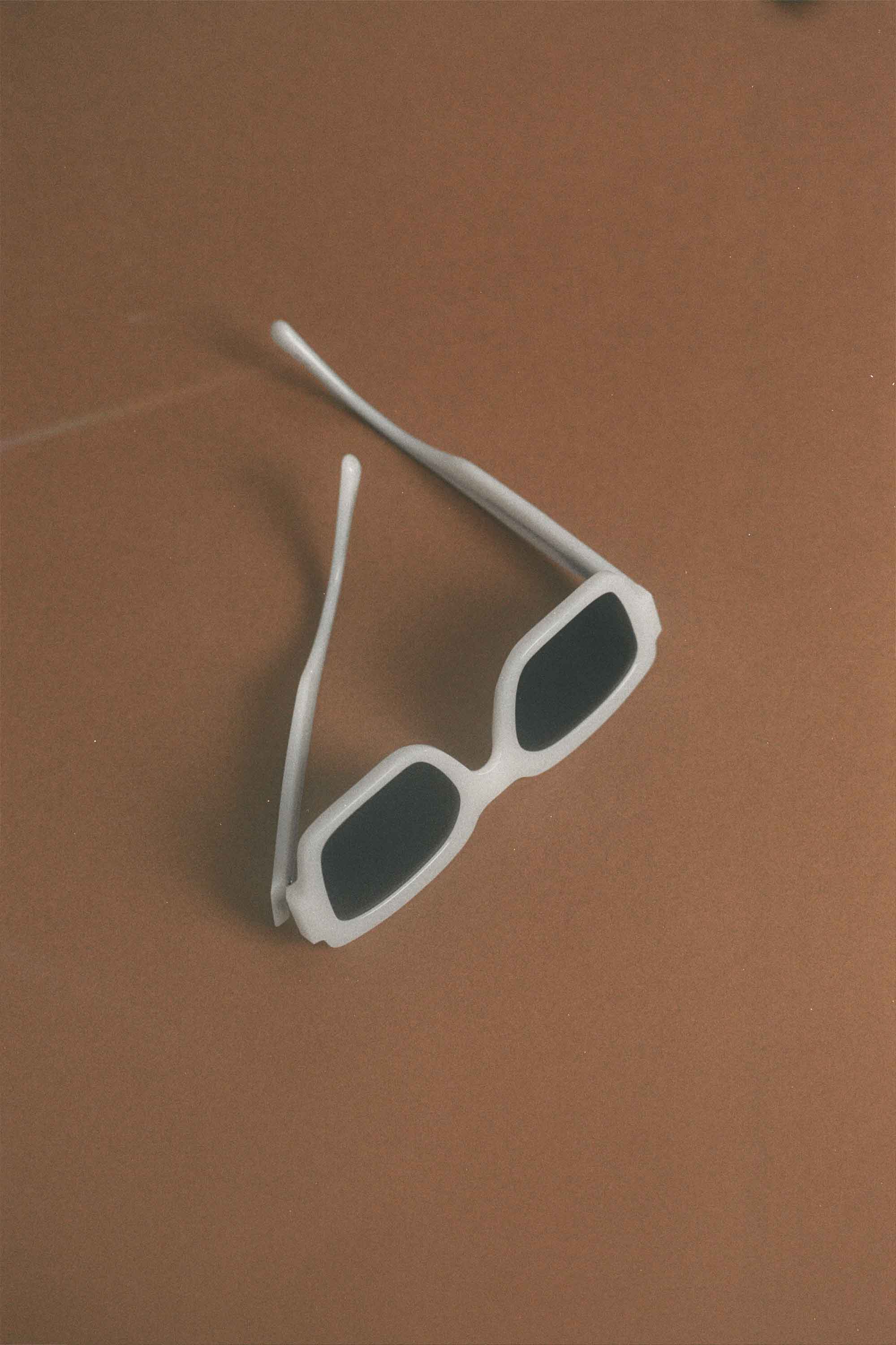 Monokel Eyewear sunglasses Apollo Pearl