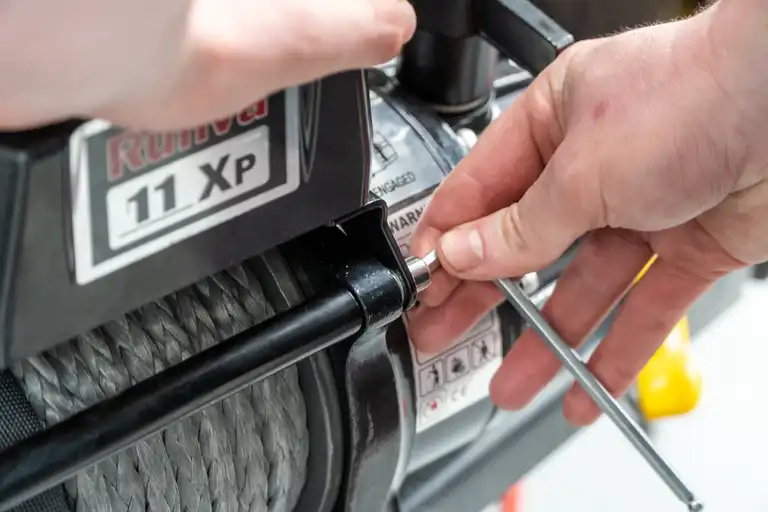 HOW TO INSTALL A RUNVA WINCH AT HOME 4WD 24/7