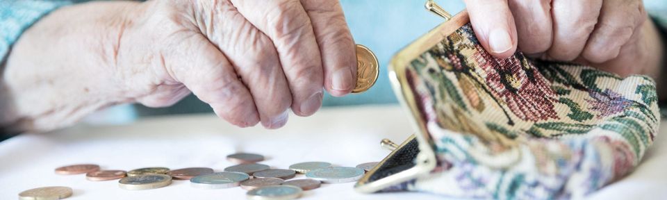 Umfrage: Deutsche Senioren leben günstig und haben zu wenig Geld
