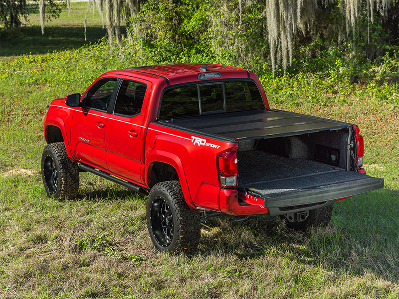 BAKFlip F1 vs BAKFlip Fibermax RealTruck