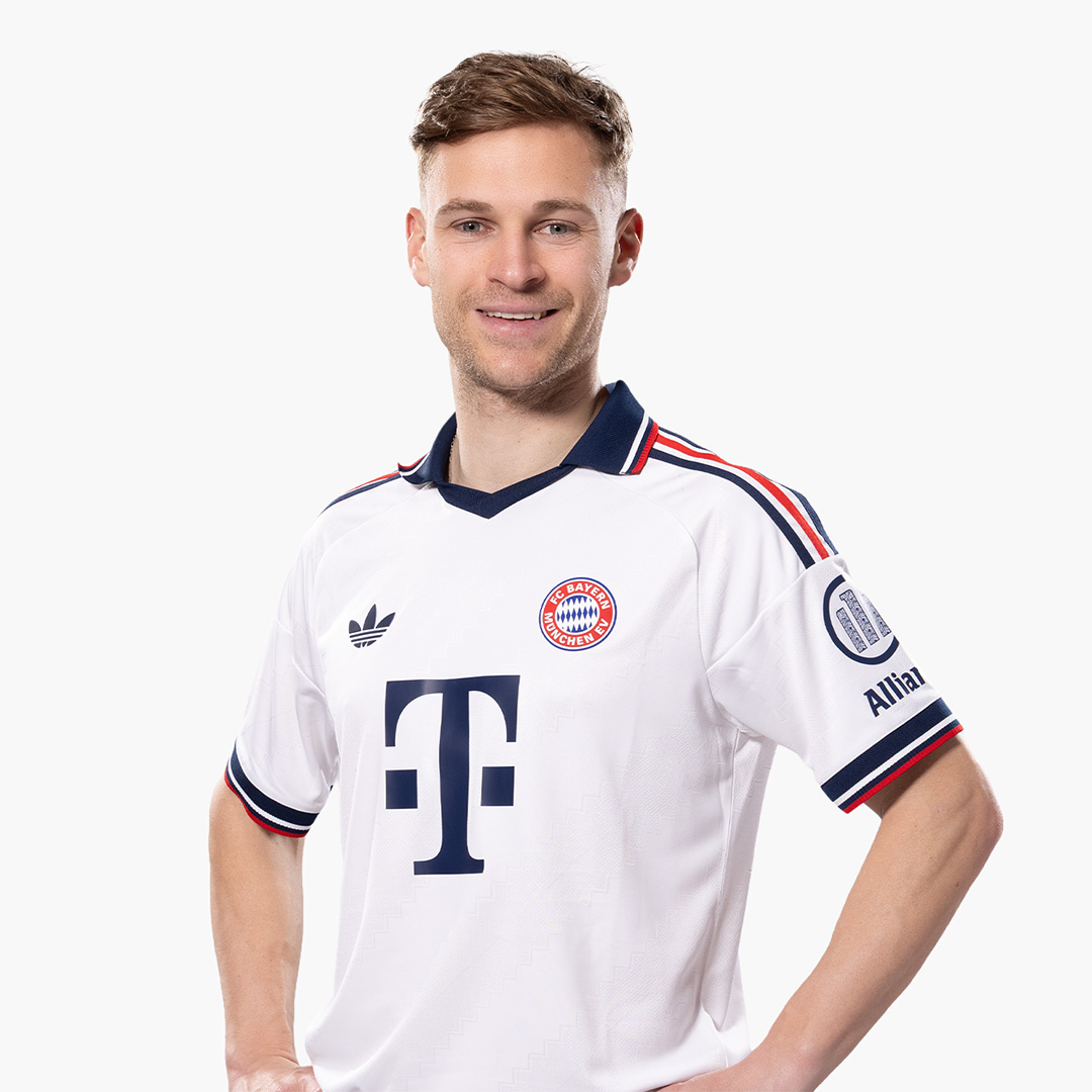Michael Olise Jersey | Number 17 in the FC Bayern Munich Store