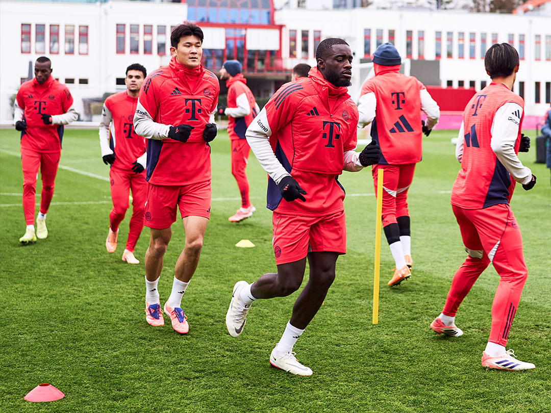 Bayern Munich トレーニングウェア 上下セット 15-16 Bayern Munich トレーニングウェア セット 15-16 Bayern Munich