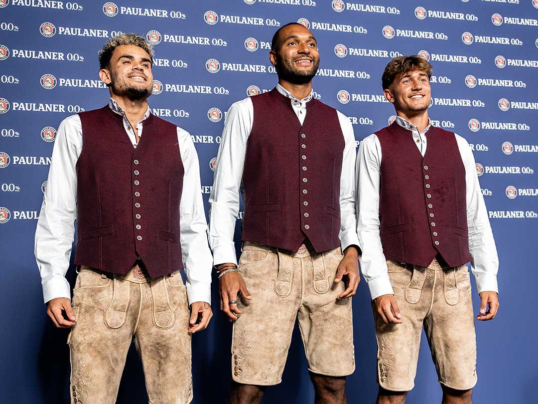 3-spieler-in-tracht_4_3