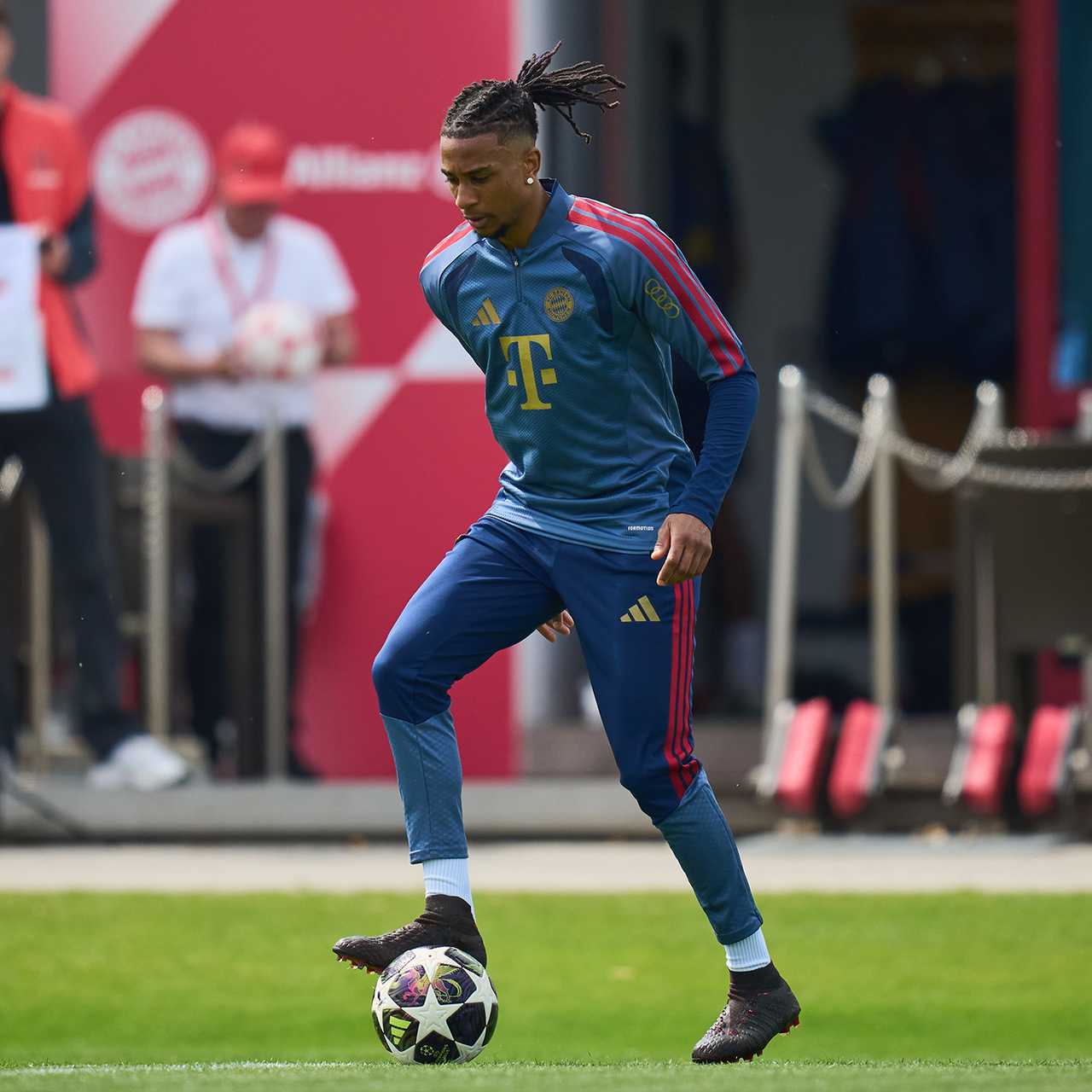 FC Bayern Munich Store: Official US & Global Bayern Shop