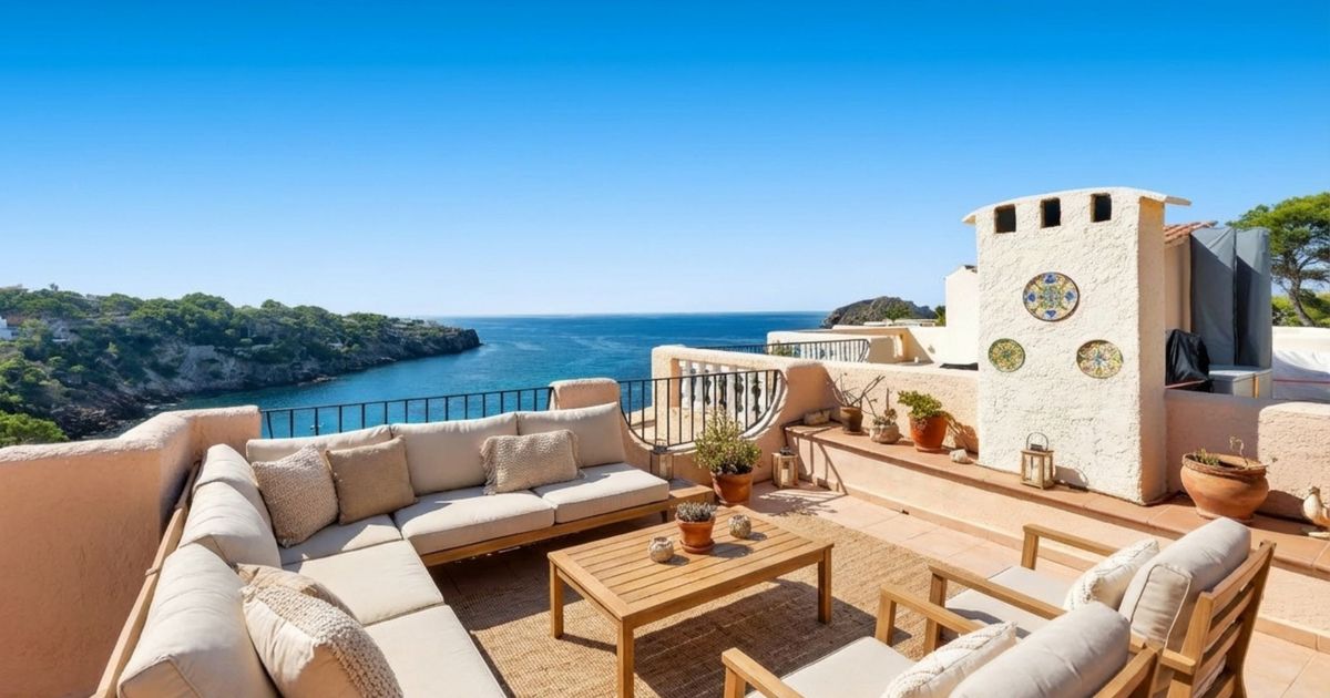 Mediterranean Penthouse with Sea Views - Image 1