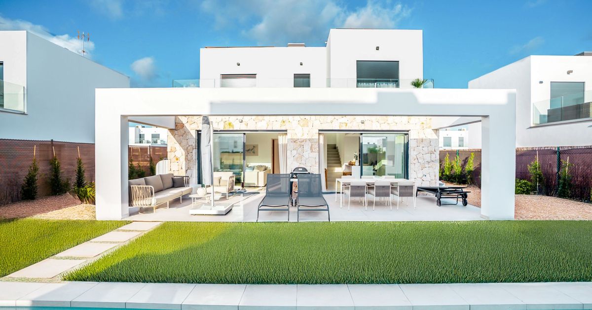 Sunshine Retreat III - Image 1