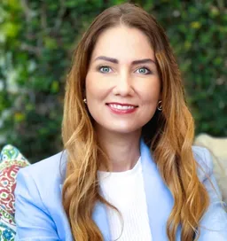 Dr. Paulina Sauma