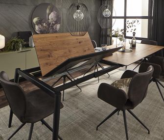 Esstisch mit Butterfly Funktion zum Vergrößern des Tisches