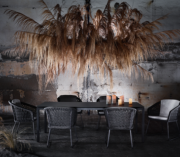 Outdoor Esstisch mit Stühlen von Idyl