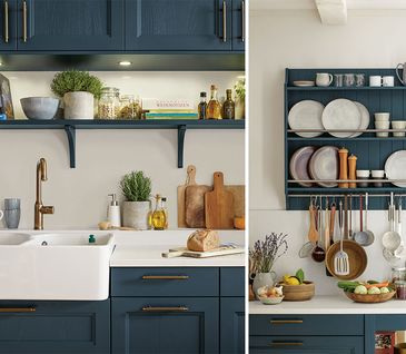 Moderne Landhausküche mit offenen Regalen für rustikales Flair.
