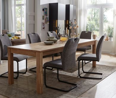 Moderne Esstische garantieren Ihnen eine praktische Eleganz im Esszimmer