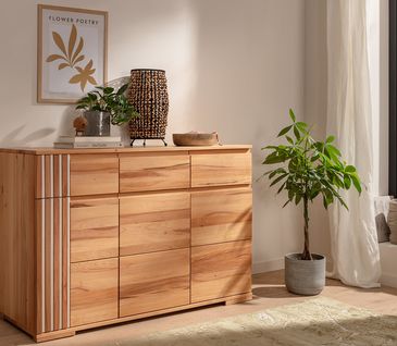 Kommode aus geöltem Kernbuchenholz mit Schubladen und Türen.