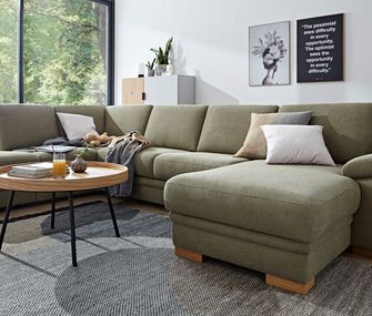 Unsere vielfältige Sofaauswahl bei Homepoet Hellgrünes Ecksofa mit Schlaffunktion in modernem Wohnzimmer