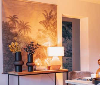 Beistelltisch Farmingdale von Natura Home dekoriert