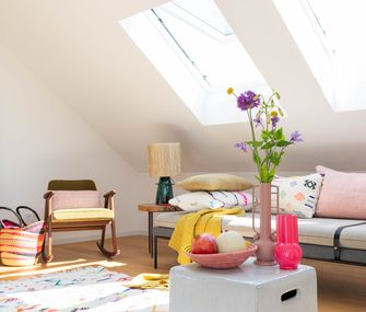 Helles Wohnzimmer im Marokko Style in Dachgeschosswohnung