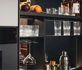 next125 Küchen-Pocketsystem: Bar im Wohnzimmer