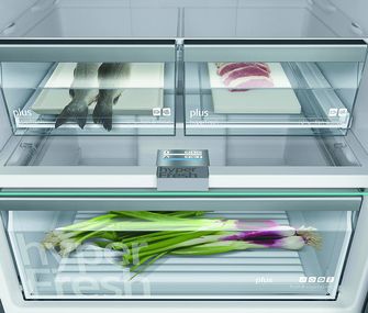 Fisch, Fleisch und Gemüse in Kühlschrank mit unterschiedlichen Klimazonen