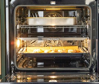 Eingebauter Backofen mit Dampfgar-Funktion