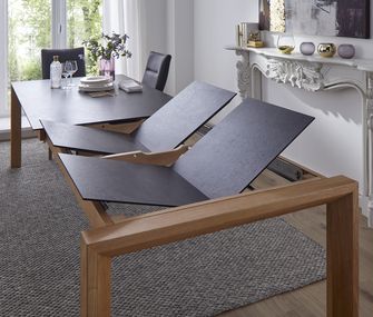 Esszimmertisch mit zwei Klappeinlagen zum Erweitern der Tischfläche