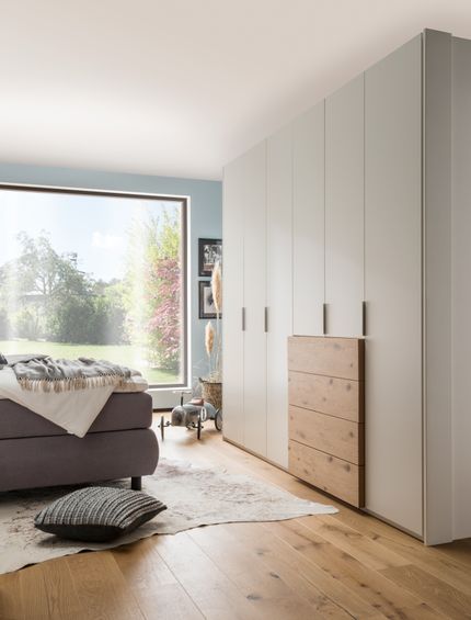 Weißes Kleiderschrank Viana von Global Family