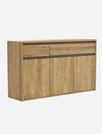 Kommode aus Wildeiche mit drei Türen und zwei Schubladen.