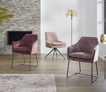 Varianten des Stuhls Catrina in verschiedenen Rosatönen in modernem Ambiente.