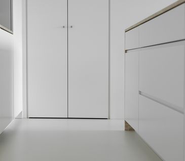 Inselküche mit vielen Schubladen für Stauraum