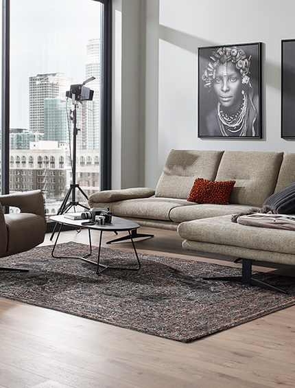 Wohnzimmer mit Sessel und Ecksofa Lucero von Global Select