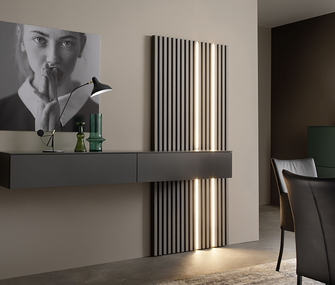 Dunkelbraunes Sideboard 3900 von contur Minimalistisches Esszimmer mit dunkelbraunem Sideboard 3900 von contur