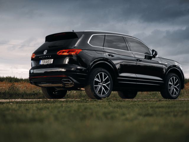 2018 volkswagen touareg 1