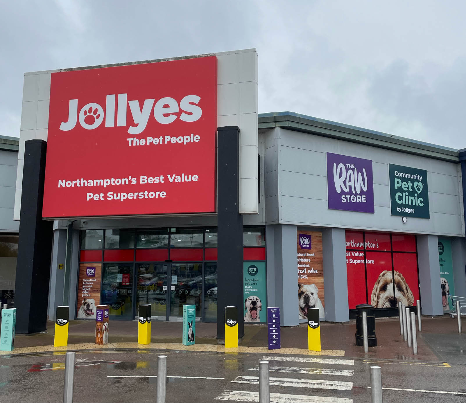 Jollyes Northampton Pet Shop & Supply Store in Northampton