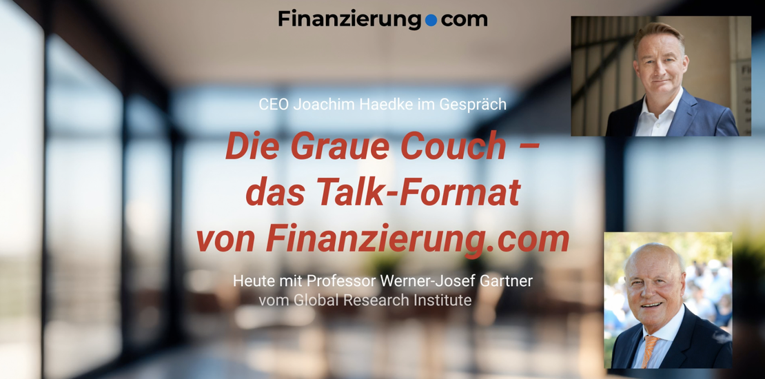 Graue Couch Gartner