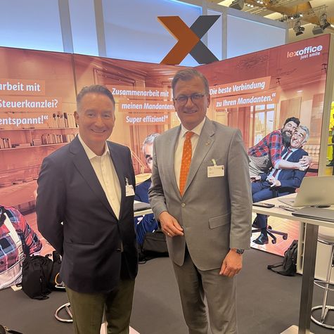 Joachim Haedke mit Torsten Lüth, Präsident des Deutschen Steuerberater-Verband e.V. Joachim Haedke mit Torsten Lüth, Präsident des Deutschen Steuerberater-Verband e.V.