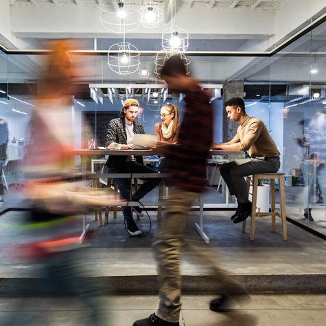 Besprechung in einem Meetingraum