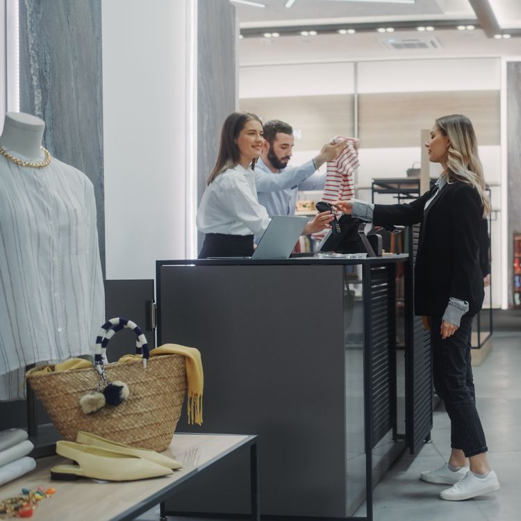 Kasse in einem Bekleidungsgeschäft