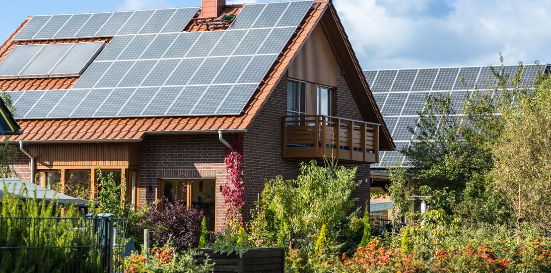 Häuser mit Solarzellen