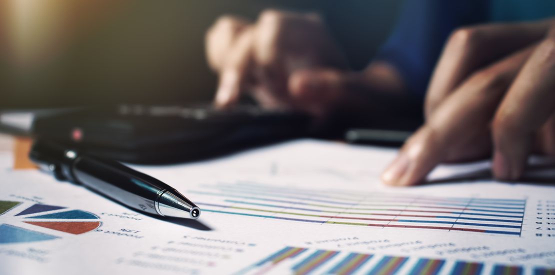 Stift auf Papier, Finanzen berechnen