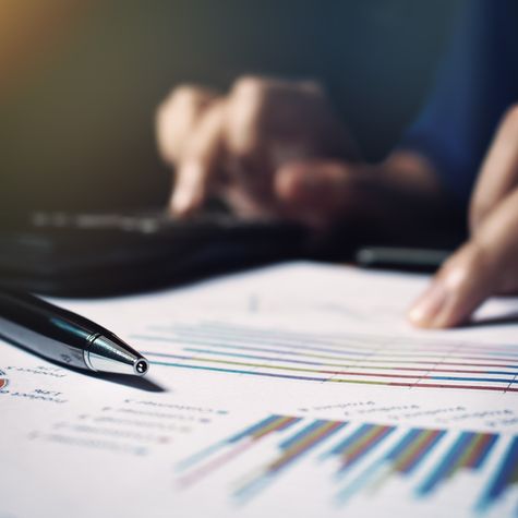 Stift auf Papier, Finanzen berechnen