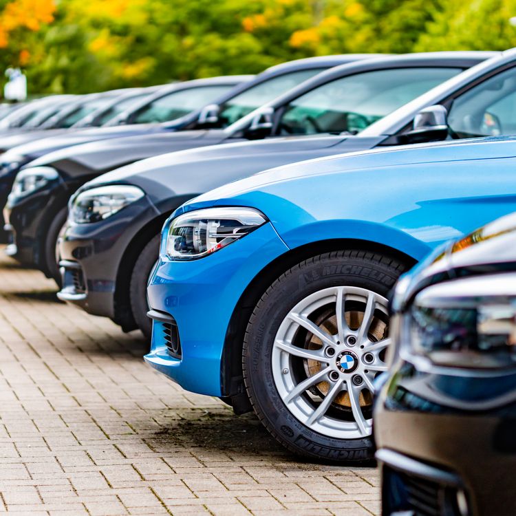 Reihe gebrauchter BMW-Fahrzeuge