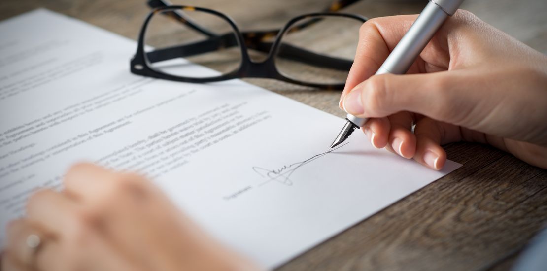 Vertrag unterzeichnen